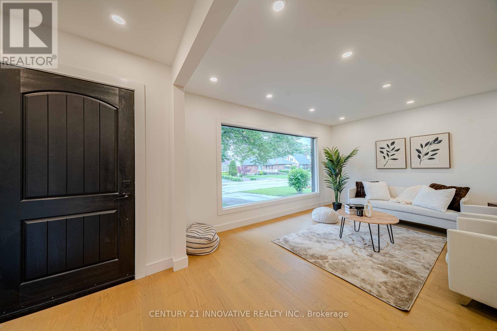 94 Lynvalley Crescent, Toronto (Wexford-Maryvale), Ontario  M1R 2V4 - Photo 2 - E12189108