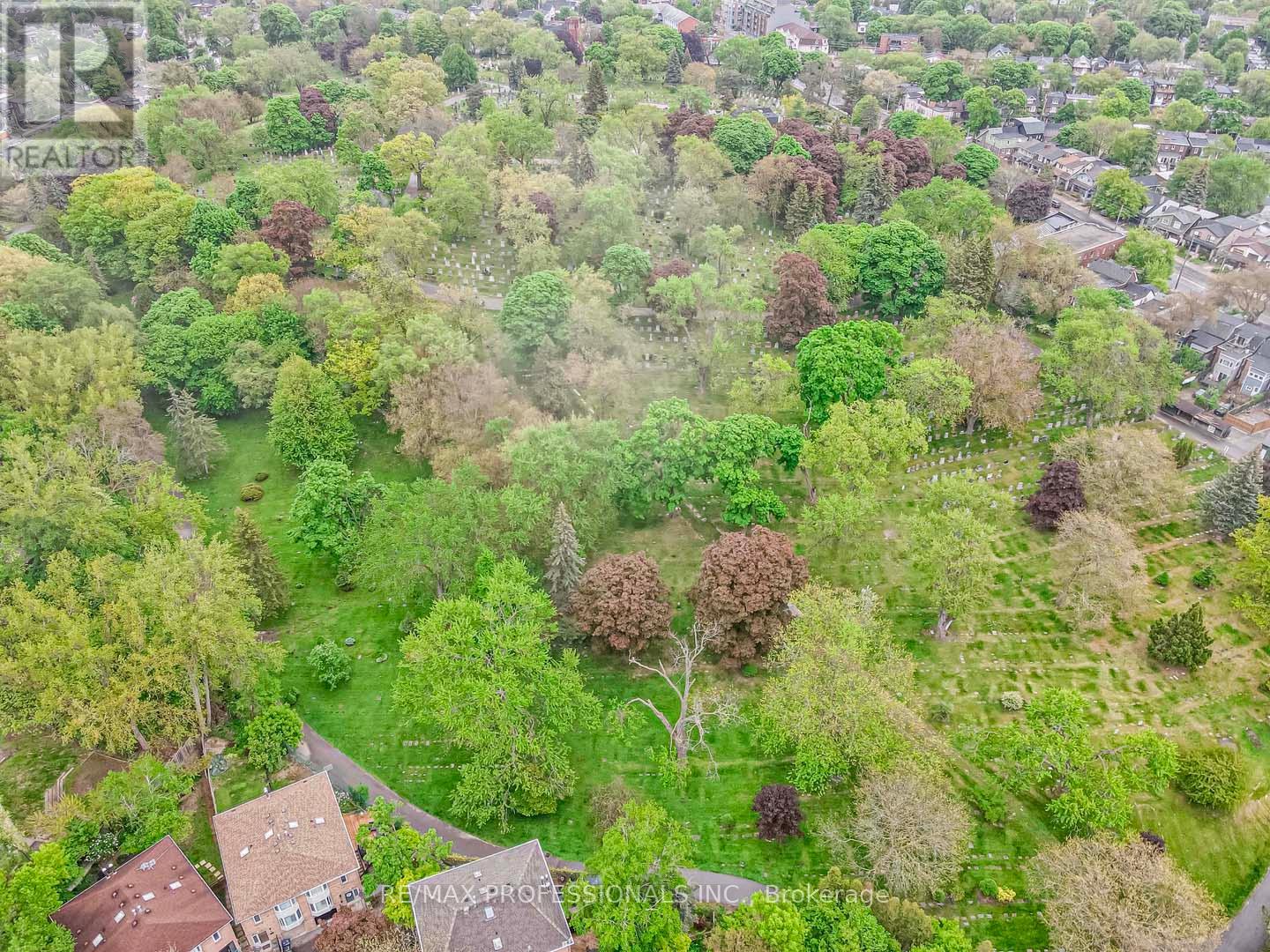 14 Kellner Court, Toronto, Ontario  M4L 3W4 - Photo 25 - E12189146