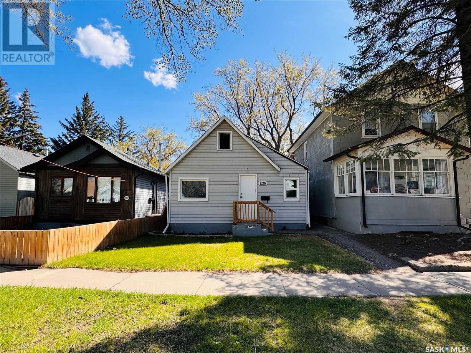 Property at 1218 E AVENUE N image 2