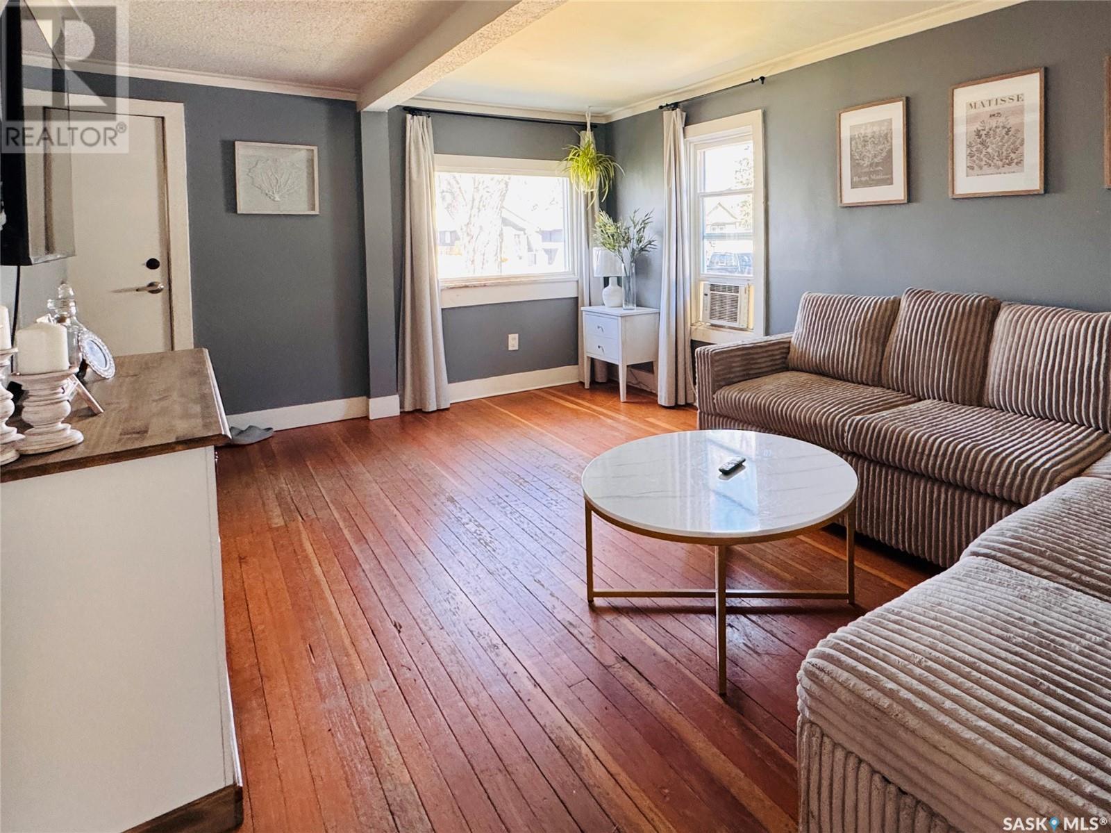 Property at 1218 E AVENUE N image 5