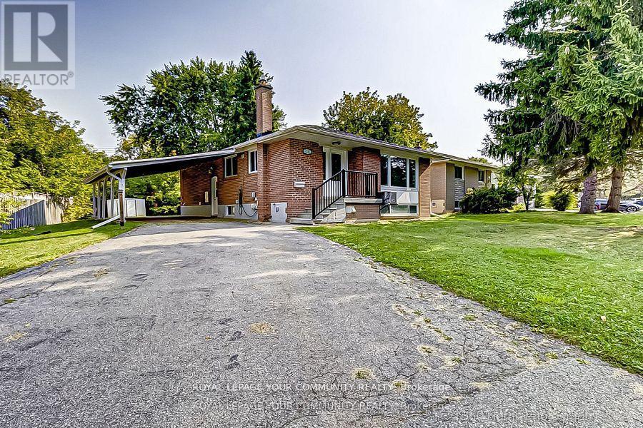 35 Aurora Heights Drive, Aurora, Ontario  L4G 2W6 - Photo 2 - N12189048