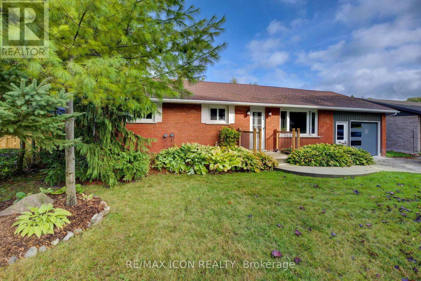 721 Waterloo Street, Wellington North, Ontario  N0G 2L3 - Photo 35 - X12188944
