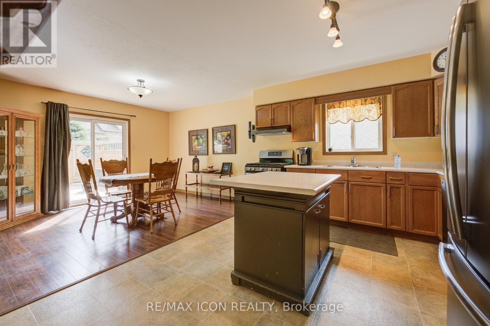 178 Melissa Crescent, Wellington North (Mount Forest), Ontario  N0G 2L3 - Photo 16 - X12188952