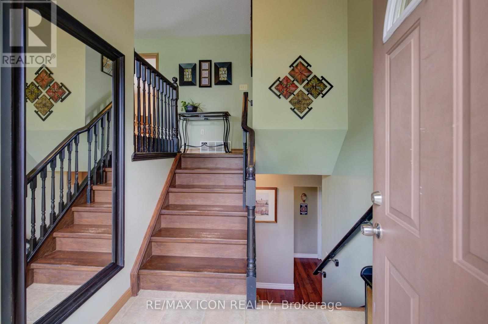 178 Melissa Crescent, Wellington North (Mount Forest), Ontario  N0G 2L3 - Photo 5 - X12188952