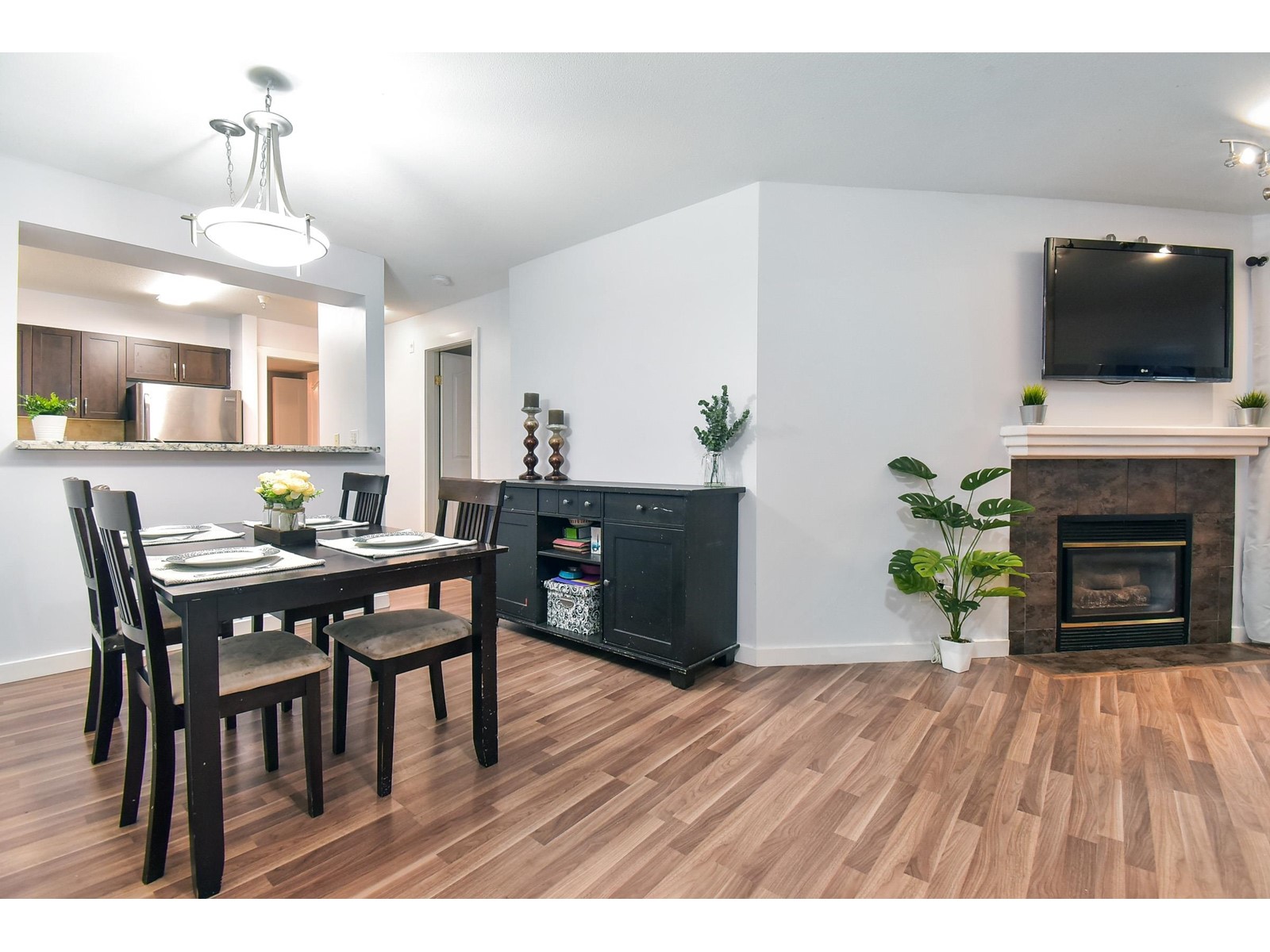 111 8110 120a Street, Surrey, British Columbia  V3W 3P3 - Photo 5 - R3007957