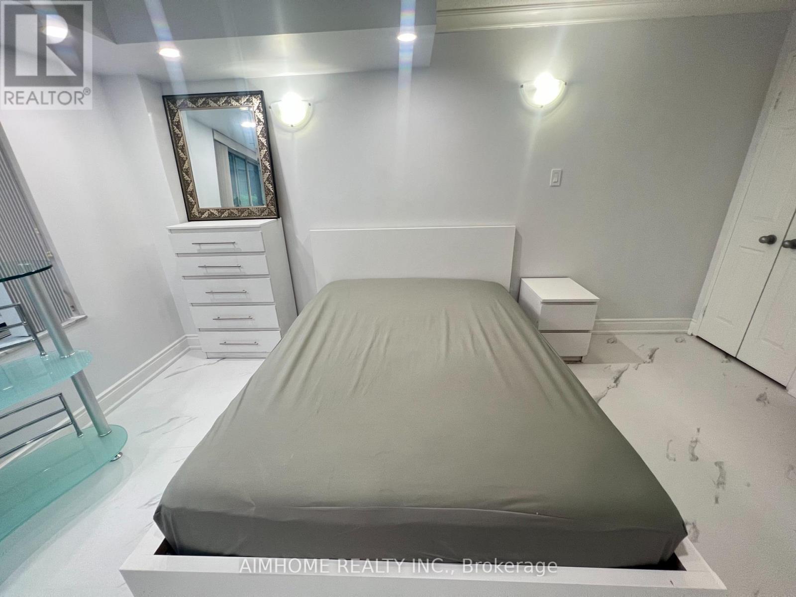 207 - 33 University Avenue, Toronto, Ontario  M5J 2S7 - Photo 13 - C12187537