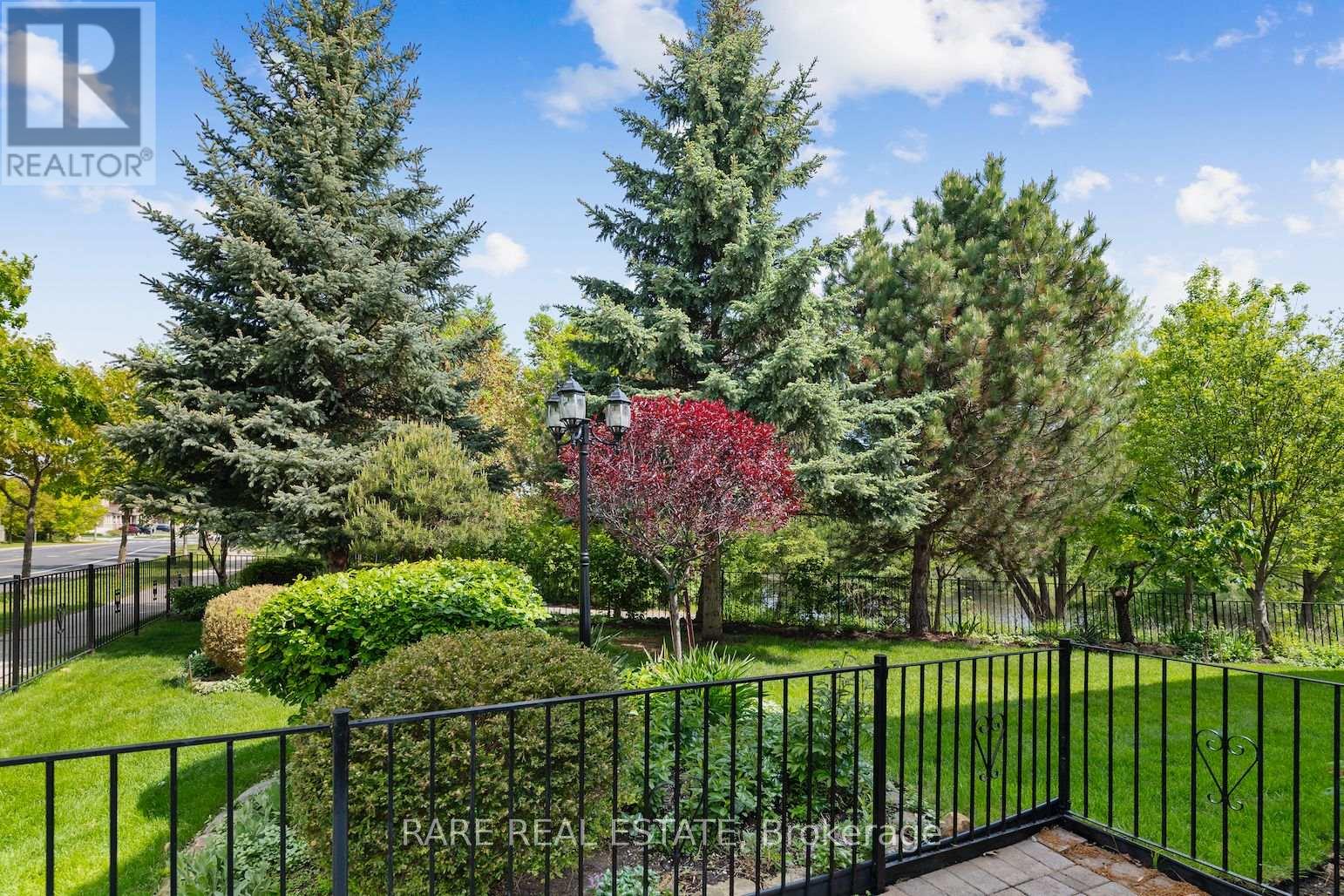 295 Stonebridge Drive, Markham, Ontario  L6C 2Y1 - Photo 5 - N12188832