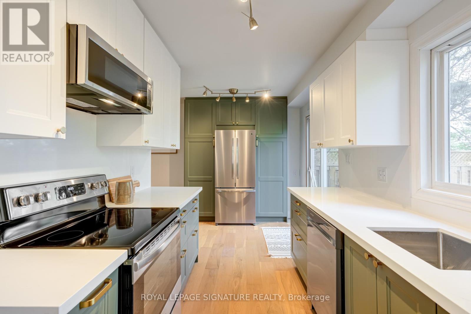 48 - 235 Bronte Street S, Milton, Ontario  L9T 3V8 - Photo 10 - W12189072