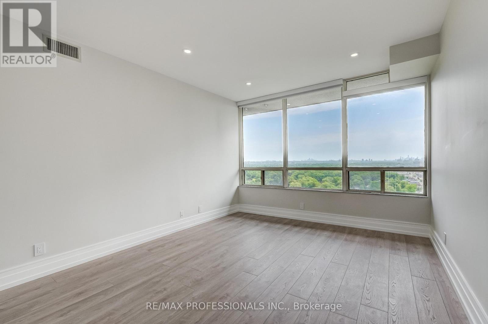 2211 - 1 Aberfoyle Crescent, Toronto, Ontario  M8X 2X8 - Photo 24 - W12189090