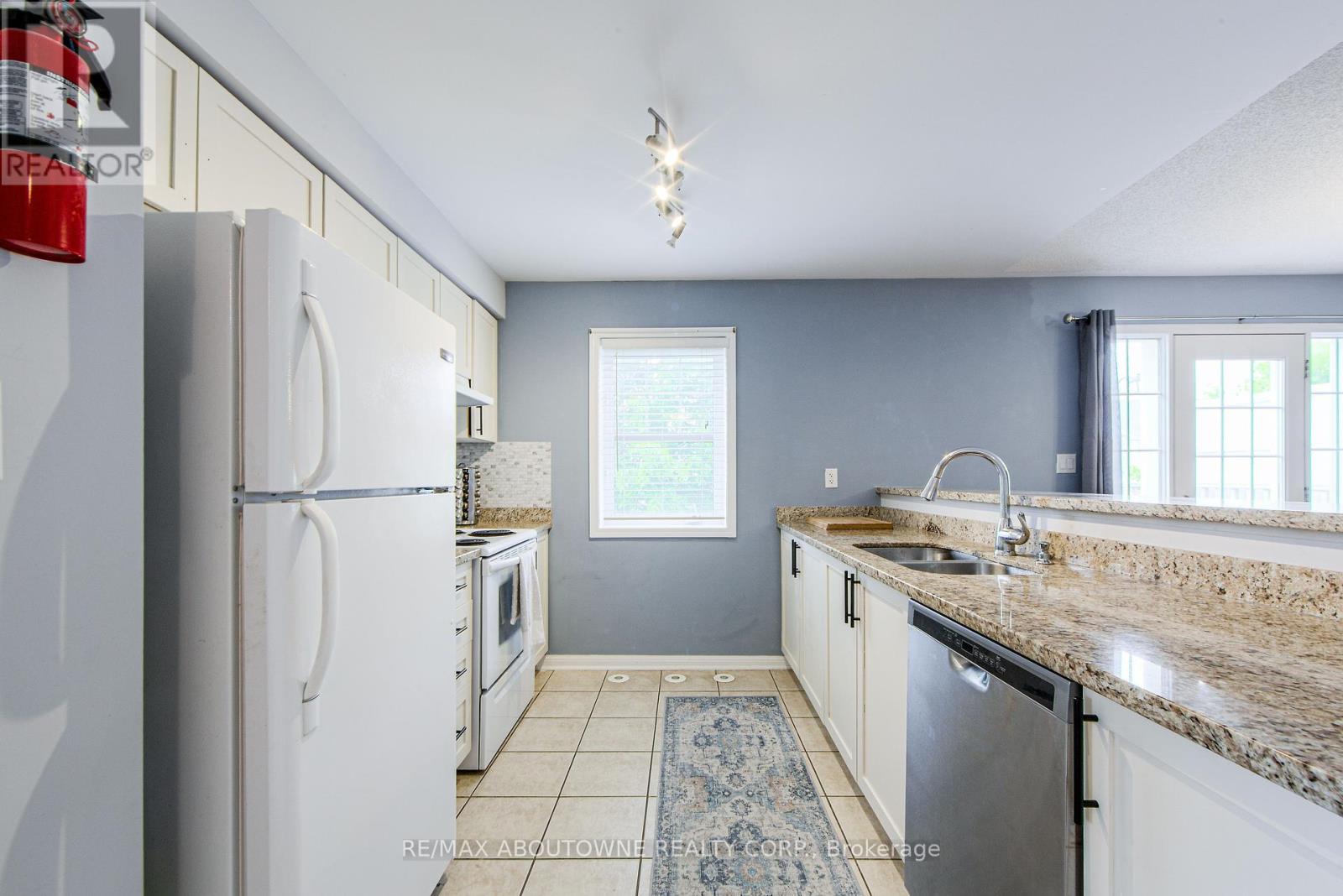 911 Deverell Place, Milton, Ontario  L9T 0M2 - Photo 17 - W12189216