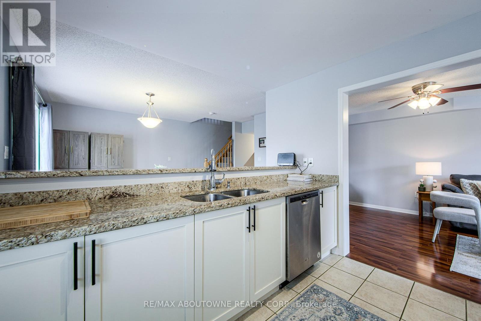 911 Deverell Place, Milton (Co Coates), Ontario  L9T 0M2 - Photo 19 - W12189216