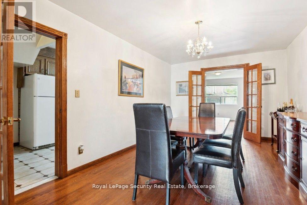 38 Fernbank Avenue, Toronto (Dovercourt-Wallace Emerson-Junction), Ontario  M6H 1W2 - Photo 14 - W12189234
