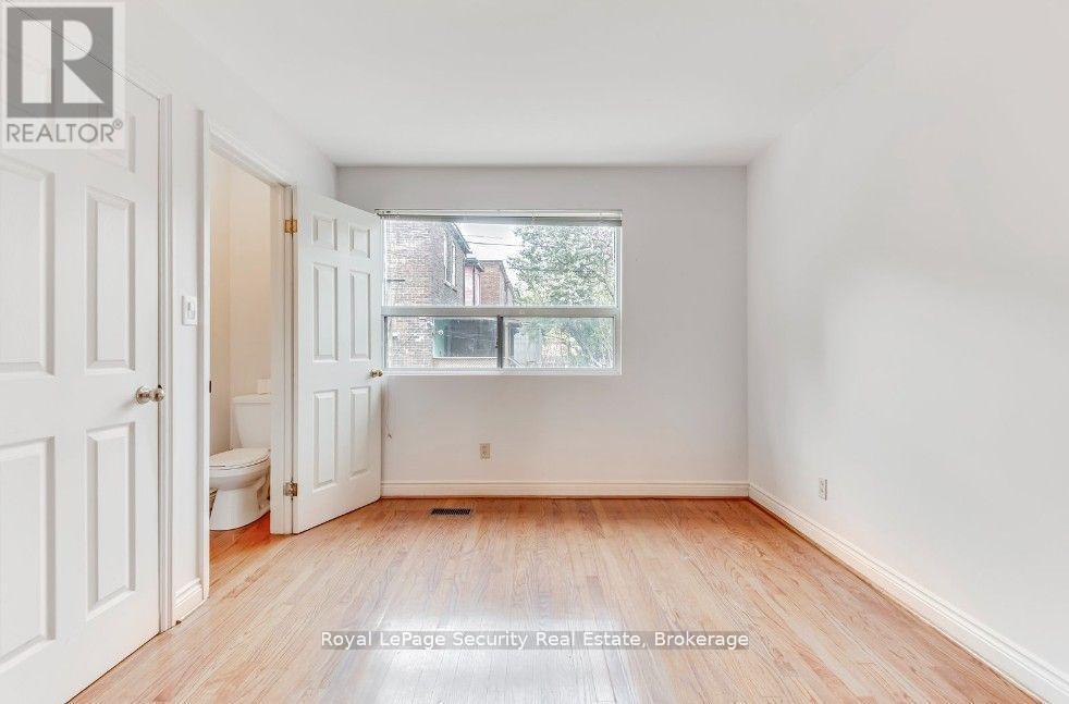 38 Fernbank Avenue, Toronto, Ontario  M6H 1W2 - Photo 17 - W12189234
