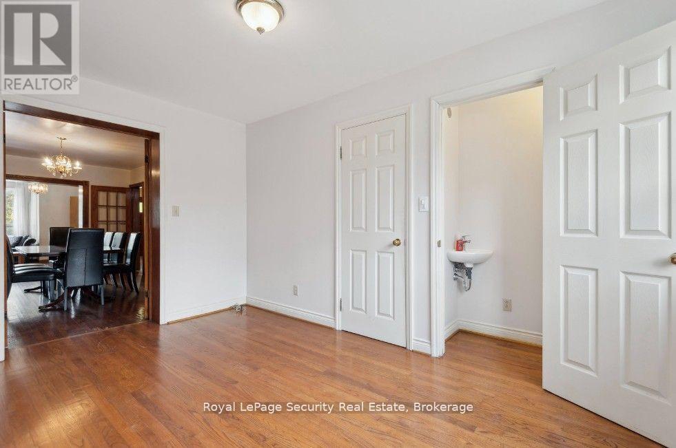 38 Fernbank Avenue, Toronto, Ontario  M6H 1W2 - Photo 18 - W12189234