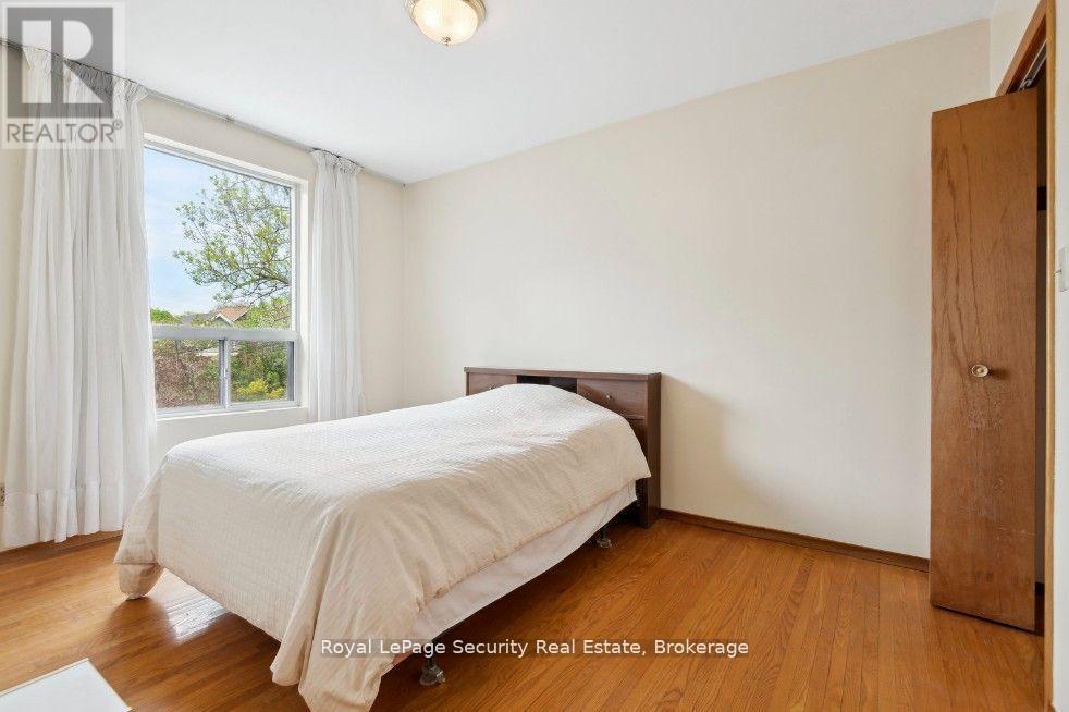 38 Fernbank Avenue, Toronto, Ontario  M6H 1W2 - Photo 26 - W12189234