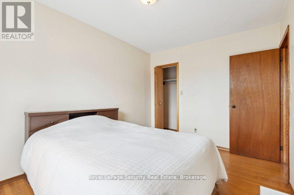 38 Fernbank Avenue, Toronto, Ontario  M6H 1W2 - Photo 27 - W12189234