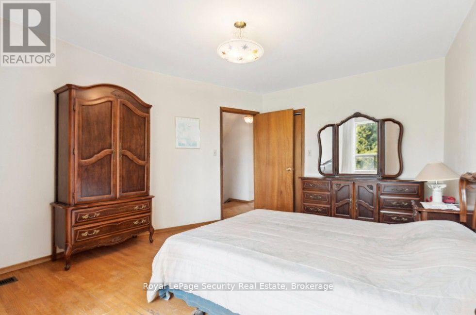 38 Fernbank Avenue, Toronto, Ontario  M6H 1W2 - Photo 31 - W12189234