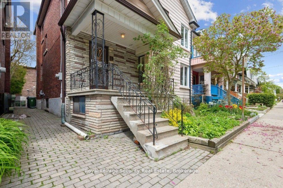 38 Fernbank Avenue, Toronto, Ontario  M6H 1W2 - Photo 4 - W12189234