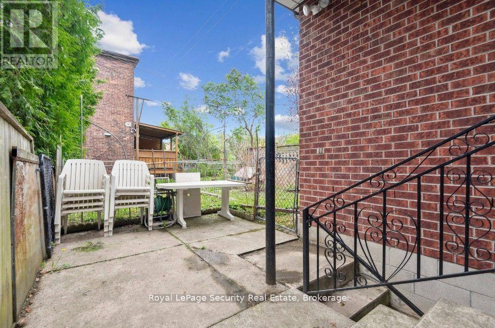 38 Fernbank Avenue, Toronto, Ontario  M6H 1W2 - Photo 41 - W12189234