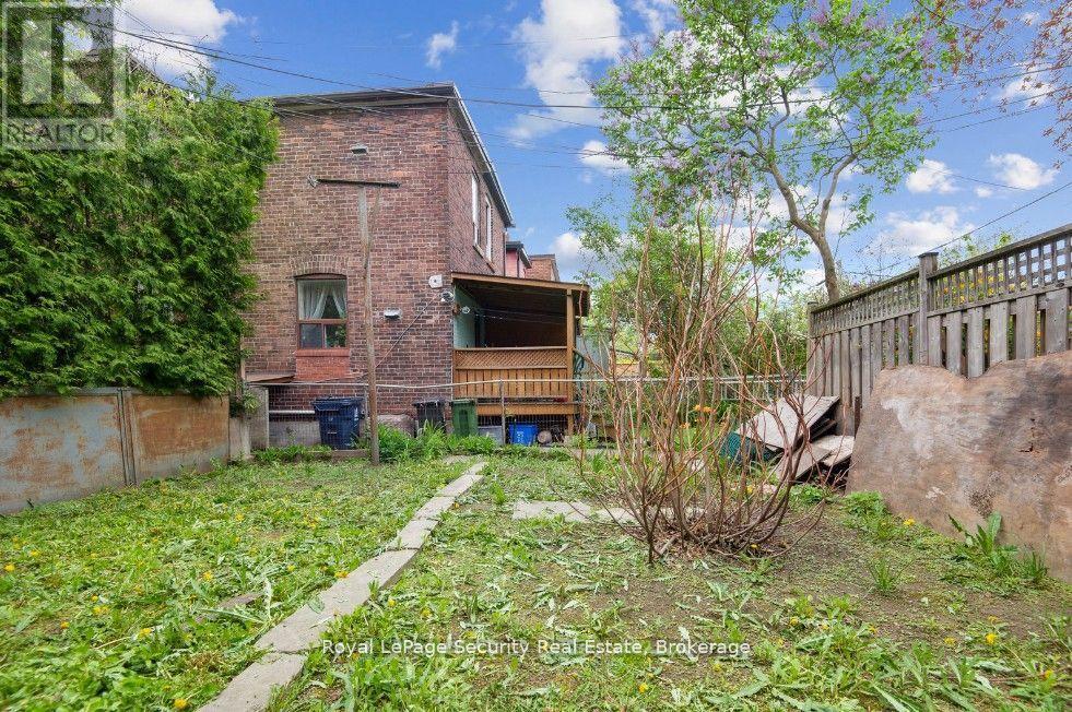 38 Fernbank Avenue, Toronto (Dovercourt-Wallace Emerson-Junction), Ontario  M6H 1W2 - Photo 43 - W12189234
