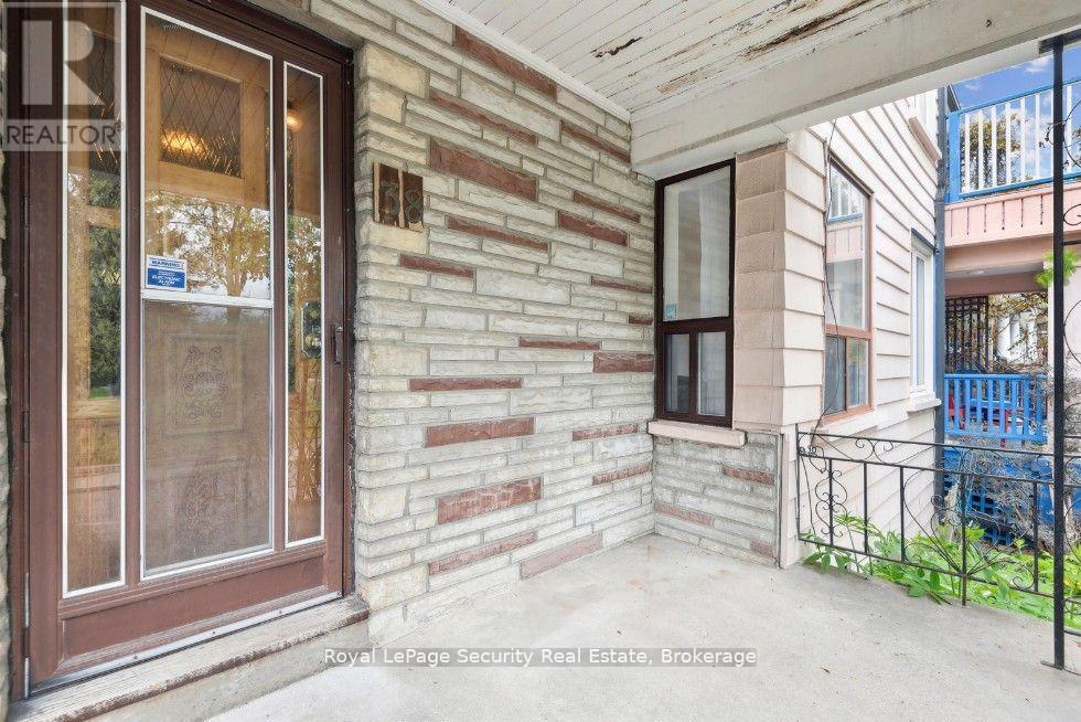 38 Fernbank Avenue, Toronto, Ontario  M6H 1W2 - Photo 7 - W12189234