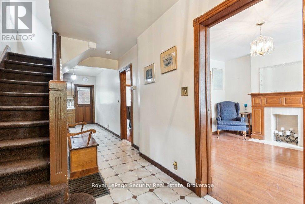 38 Fernbank Avenue, Toronto, Ontario  M6H 1W2 - Photo 9 - W12189234