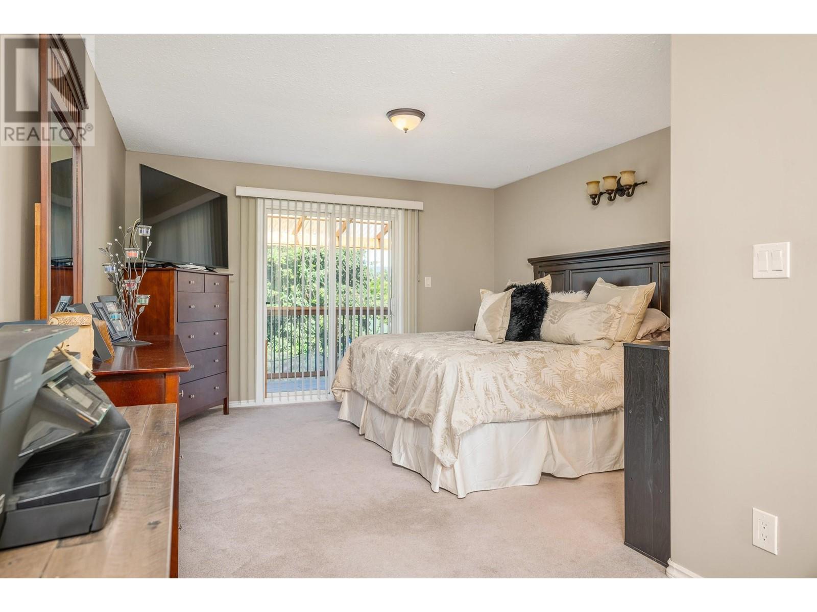 Property at 6458 Carlton Road image 3