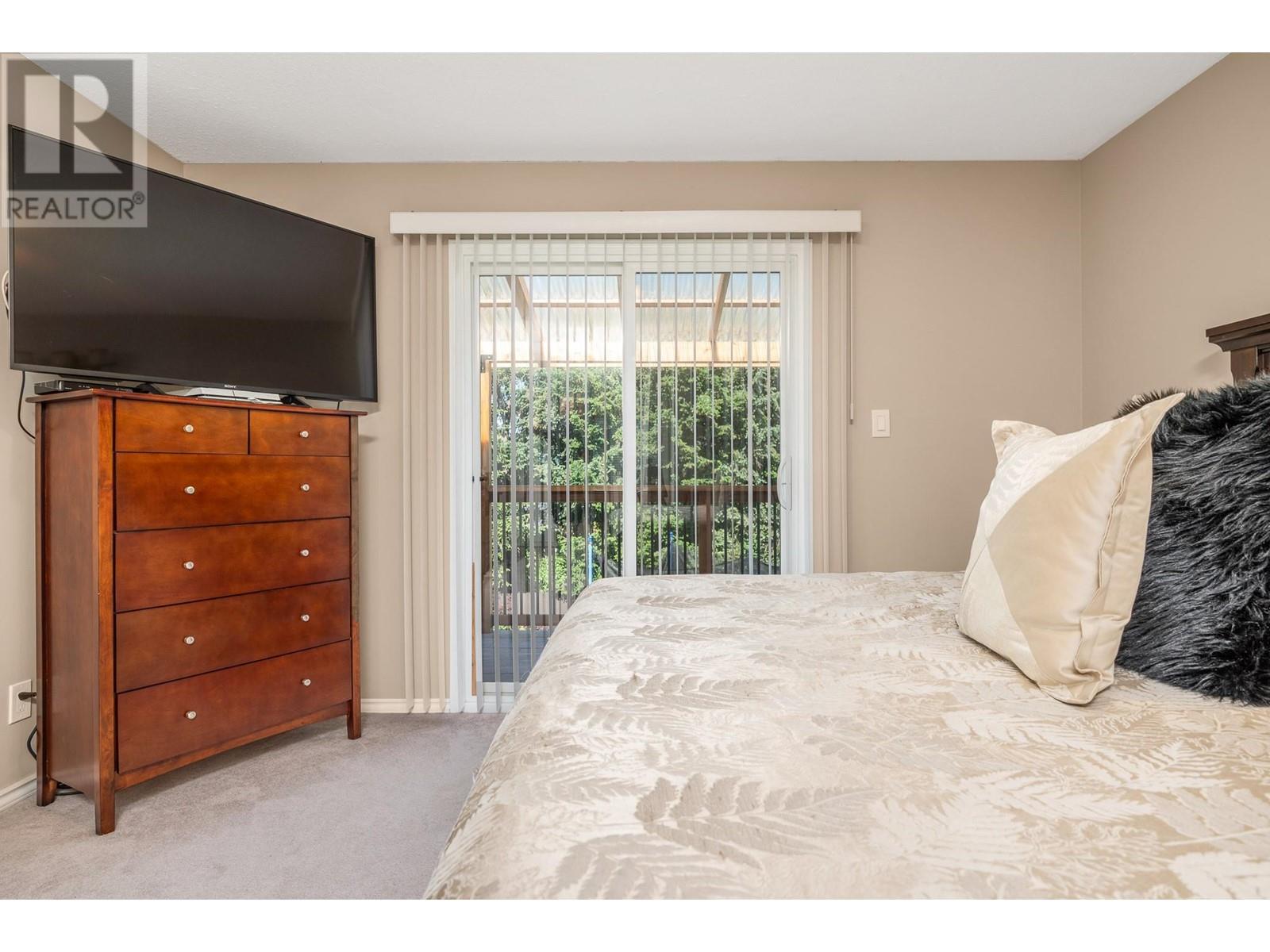 Property at 6458 Carlton Road image 4
