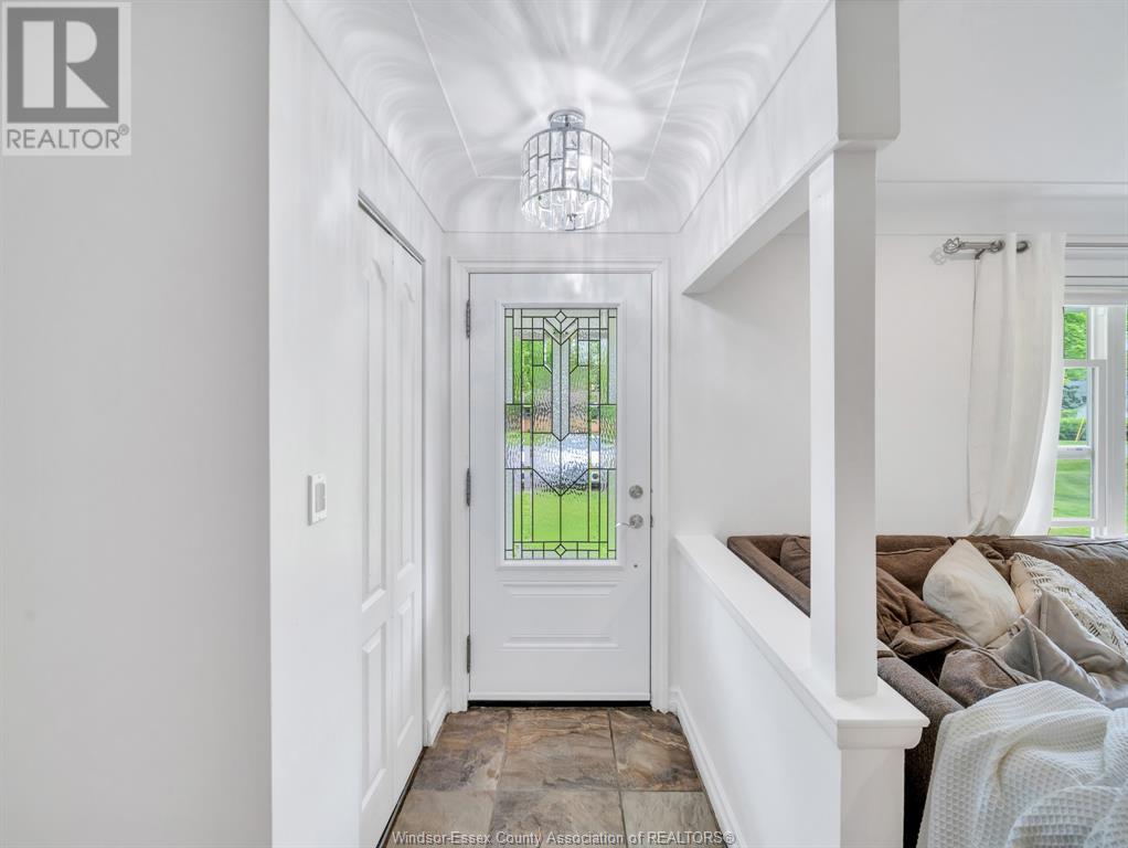 Property at 301 ARLINGTON image 3