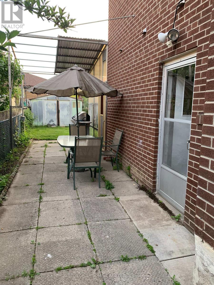 22 Peterson Drive, Toronto, Ontario  M9M 1X1 - Photo 39 - W12176374