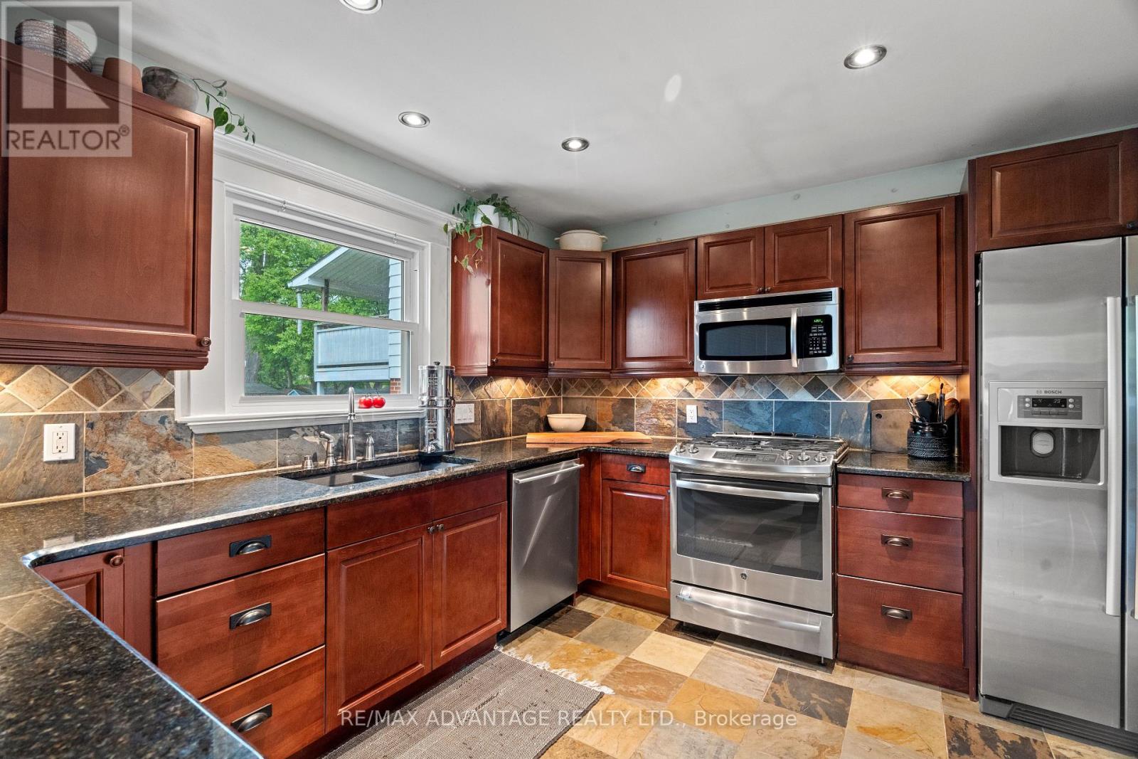52 Beattie Avenue, London East (East N), Ontario  N5W 2P2 - Photo 12 - X12189232