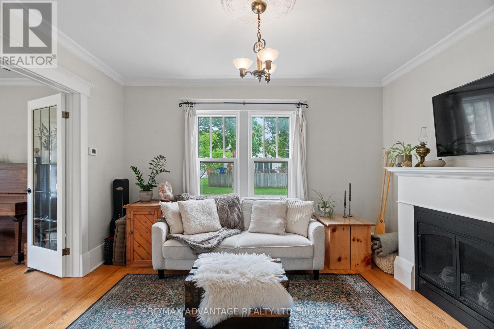 52 Beattie Avenue, London East (East N), Ontario  N5W 2P2 - Photo 9 - X12189232