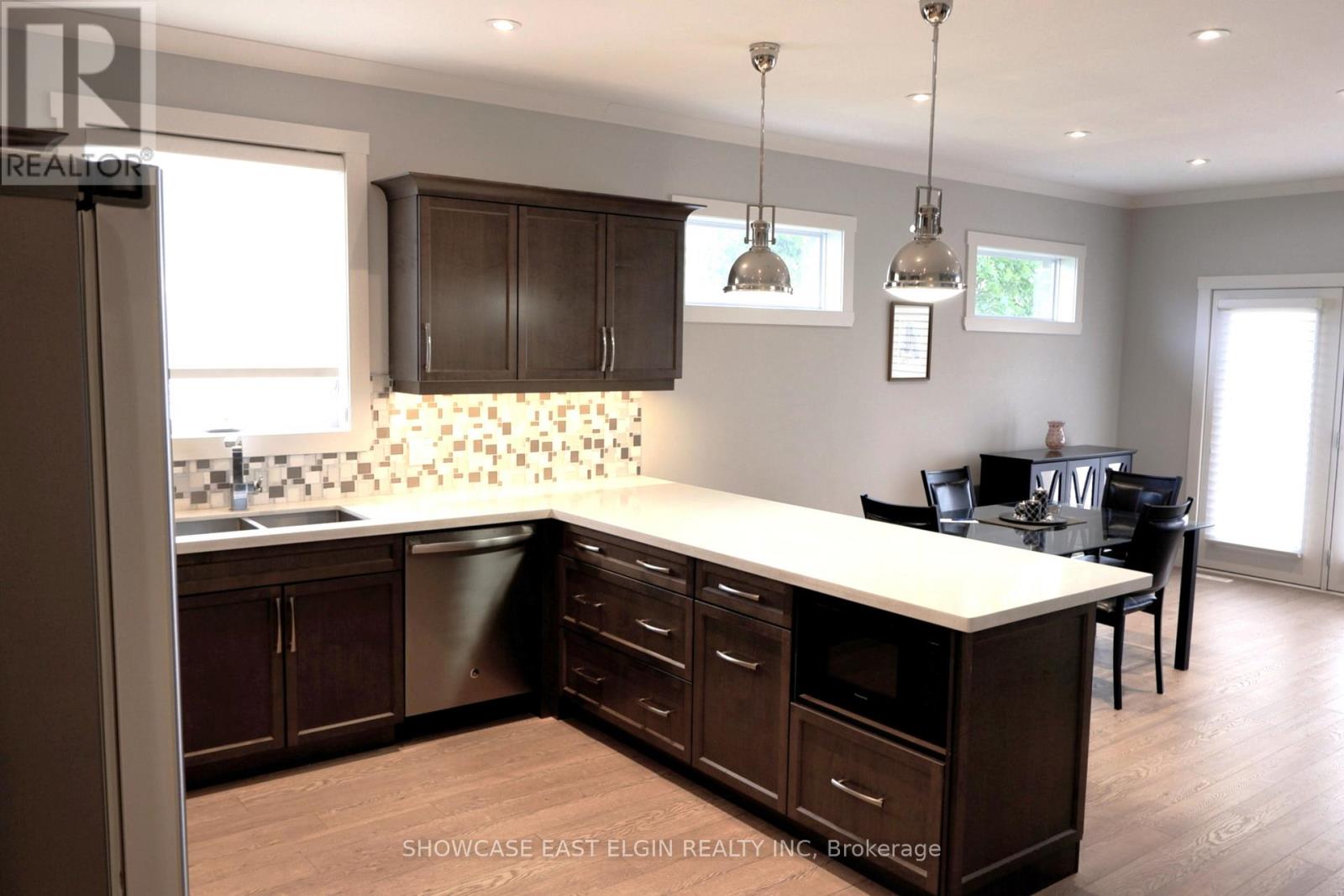 18 - 132 Robin Ridge Drive, Central Elgin (Belmont), Ontario  N0L 1B0 - Photo 8 - X12189277