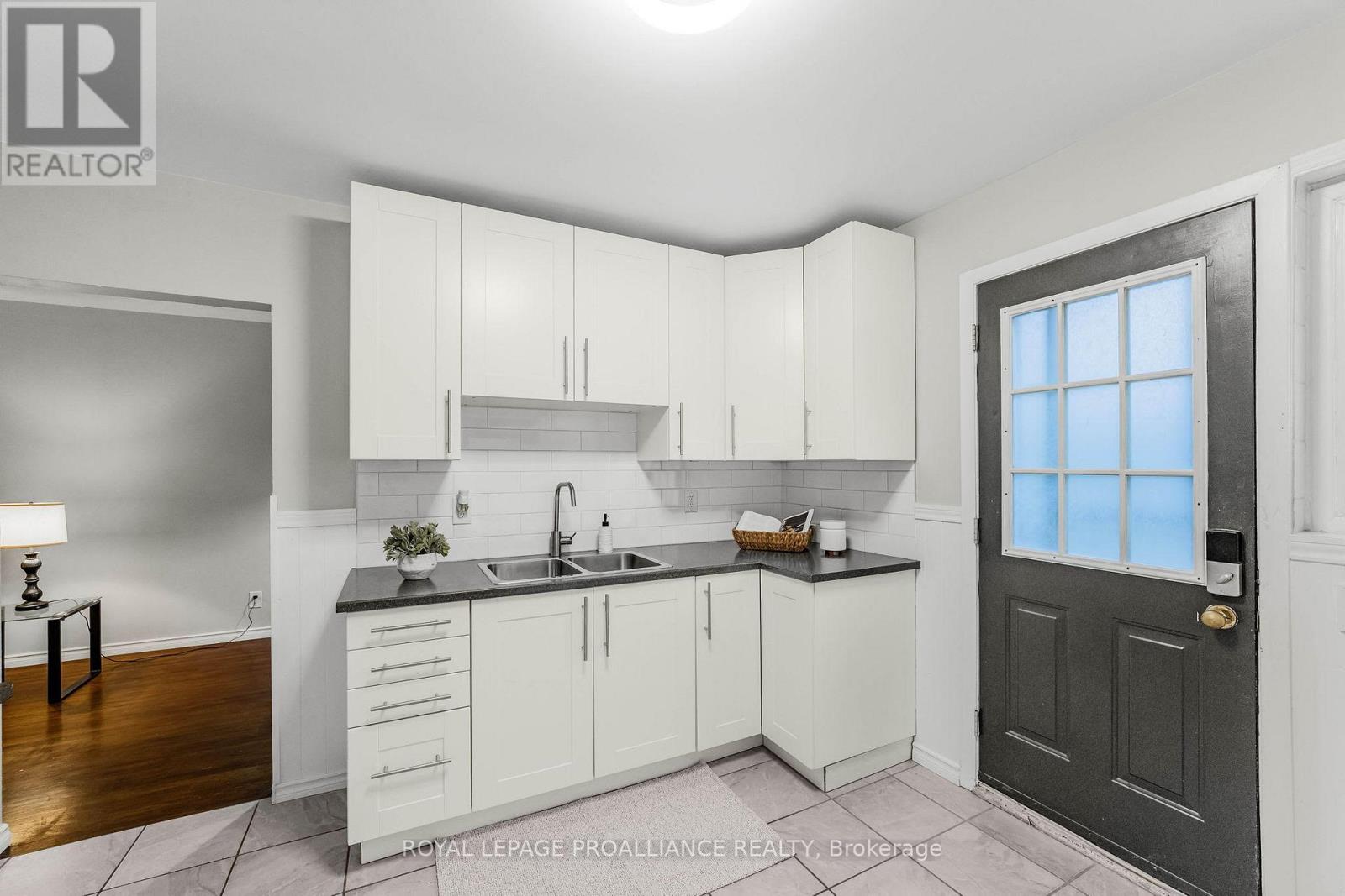 8 - 137 Furnace Street, Cobourg, Ontario  K9A 2E5 - Photo 13 - X12189166