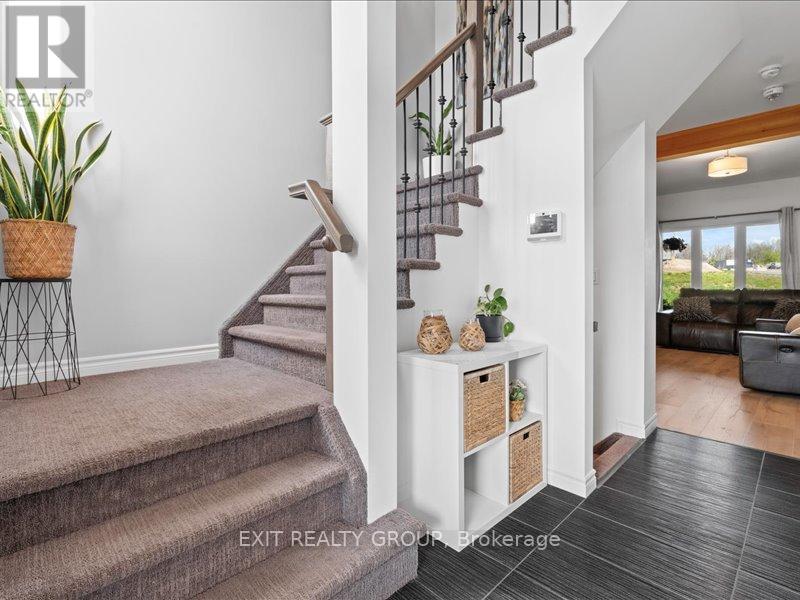 Property at 3 SPRUCEWOOD COURT image 3