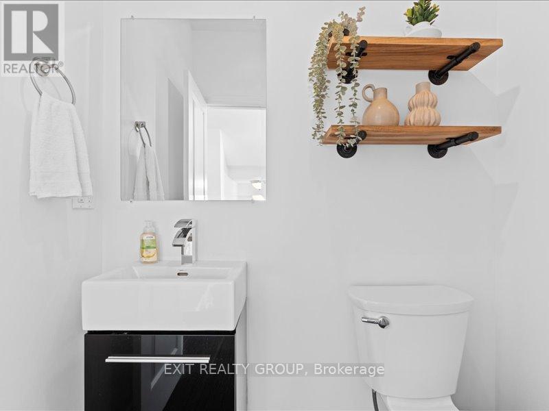 Property at 3 SPRUCEWOOD COURT image 4