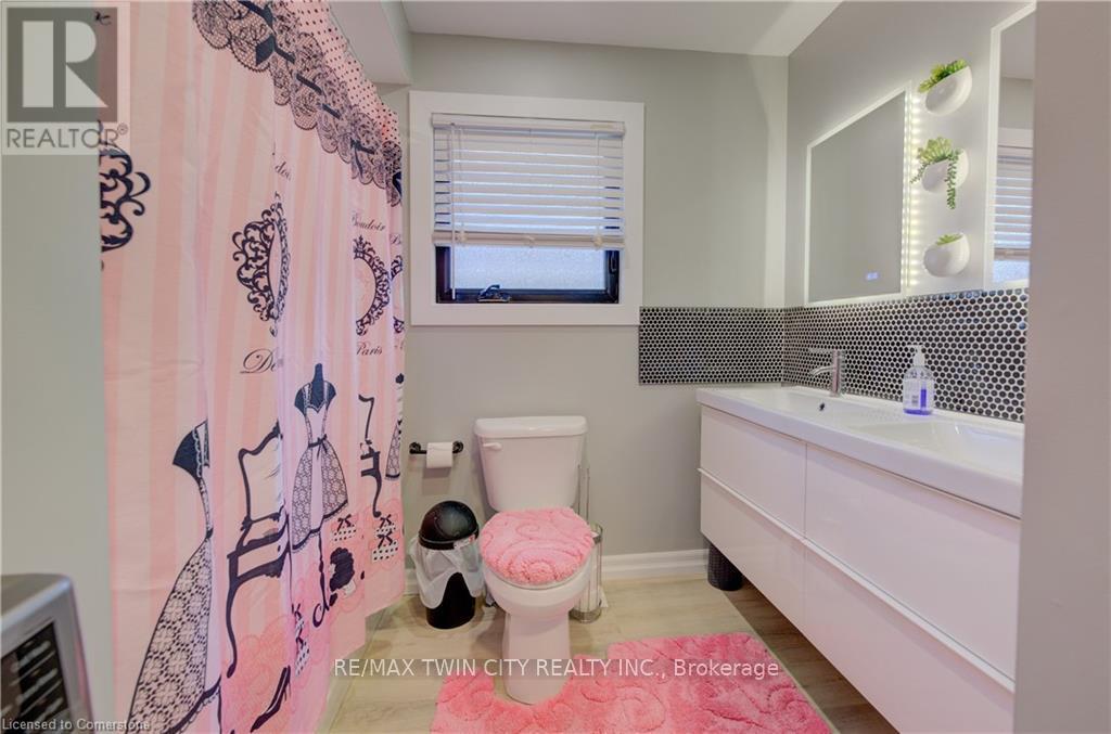 6 Hanlon Place, Brant (Paris), Ontario  N3L 3E3 - Photo 23 - X12189087