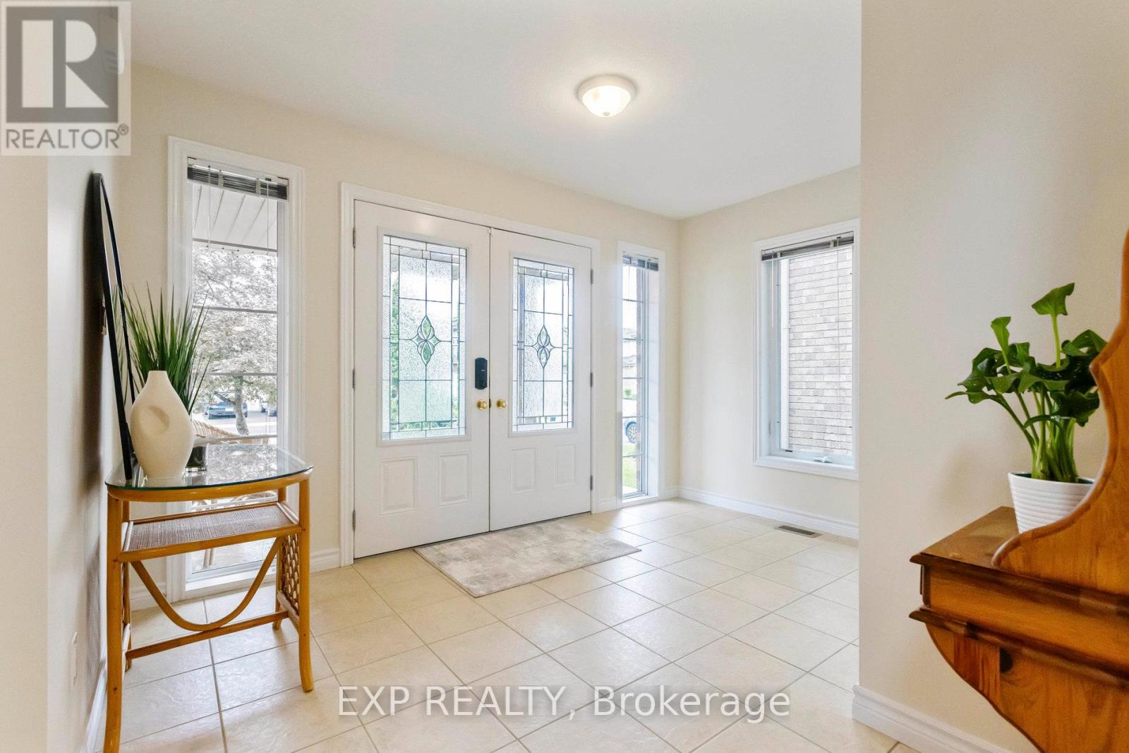 33 Davis Street, Guelph (Grange Road), Ontario  N1E 0C8 - Photo 6 - X12189121