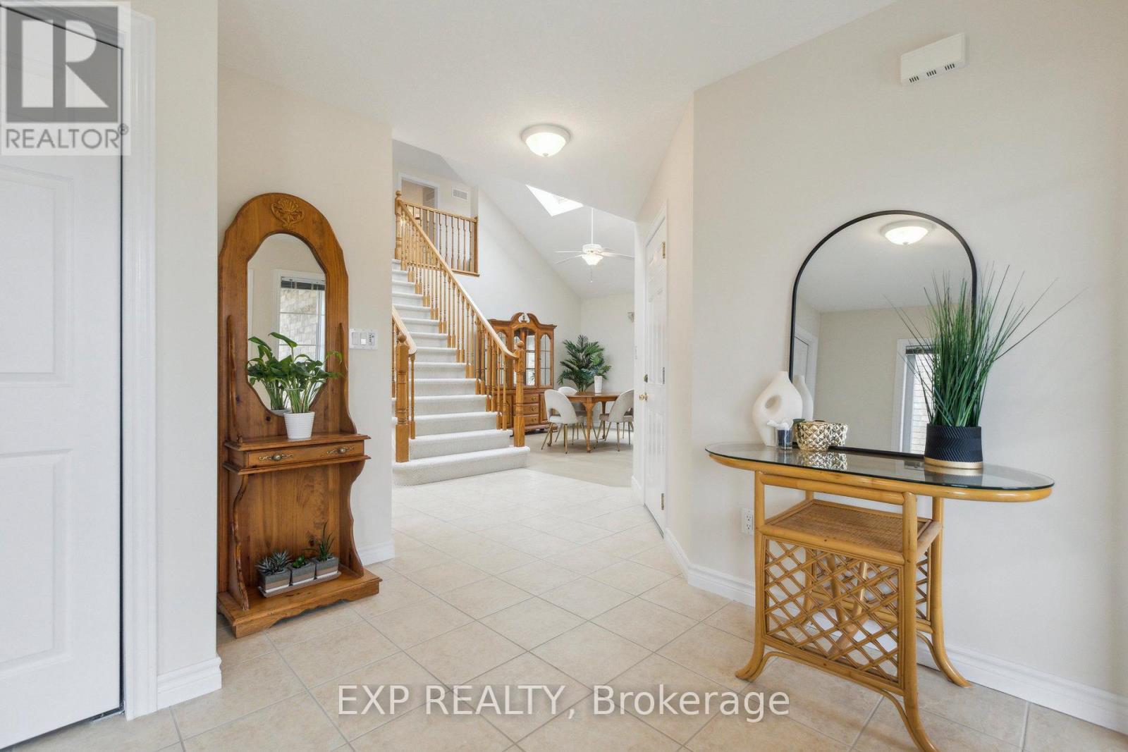 33 Davis Street, Guelph (Grange Road), Ontario  N1E 0C8 - Photo 7 - X12189121