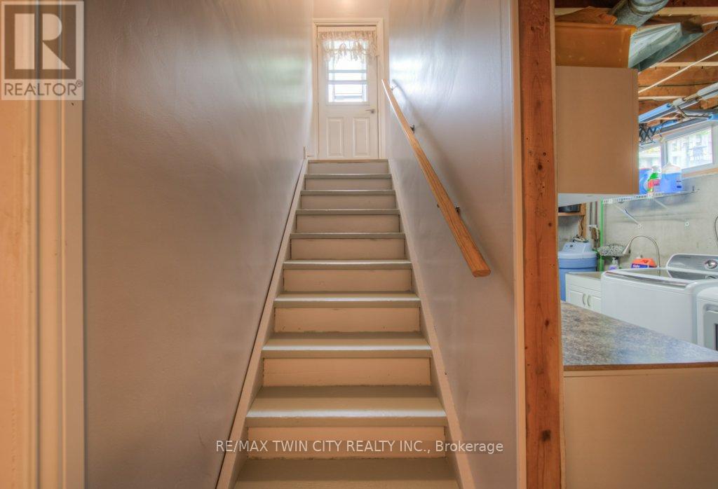 18 Renwick Avenue, Cambridge, Ontario  N3C 2T6 - Photo 12 - X12189134