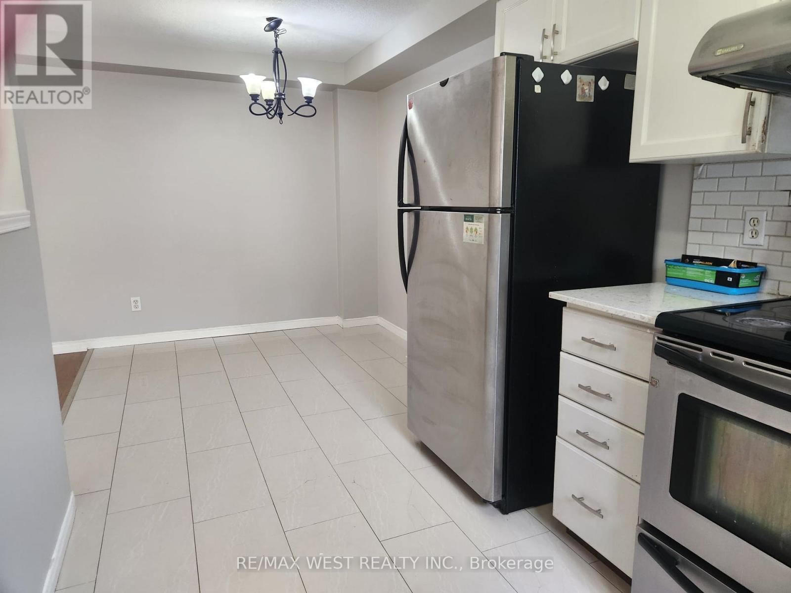 14 Copper Leaf Street, Kitchener, Ontario  N2E 3T4 - Photo 7 - X12189241