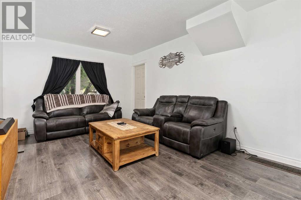 211 Red Wing Crescent, Tillicum Beach, Alberta  T4V 2M9 - Photo 7 - A2225197