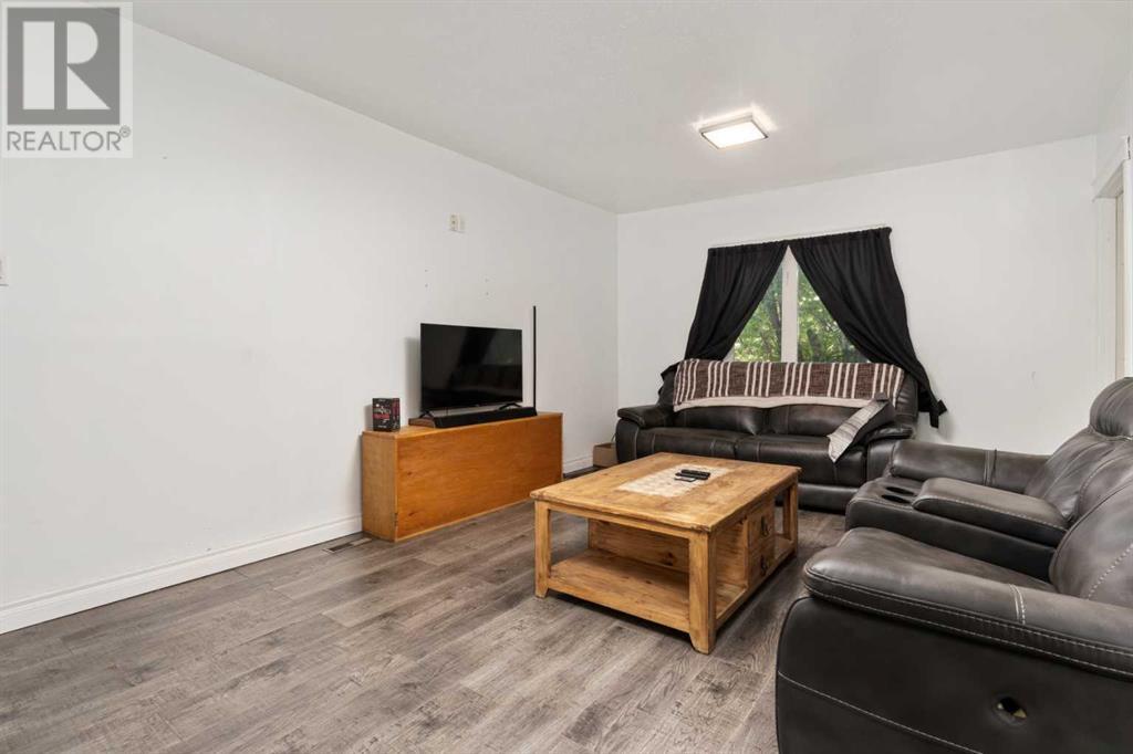 211 Red Wing Crescent, Tillicum Beach, Alberta  T4V 2M9 - Photo 8 - A2225197