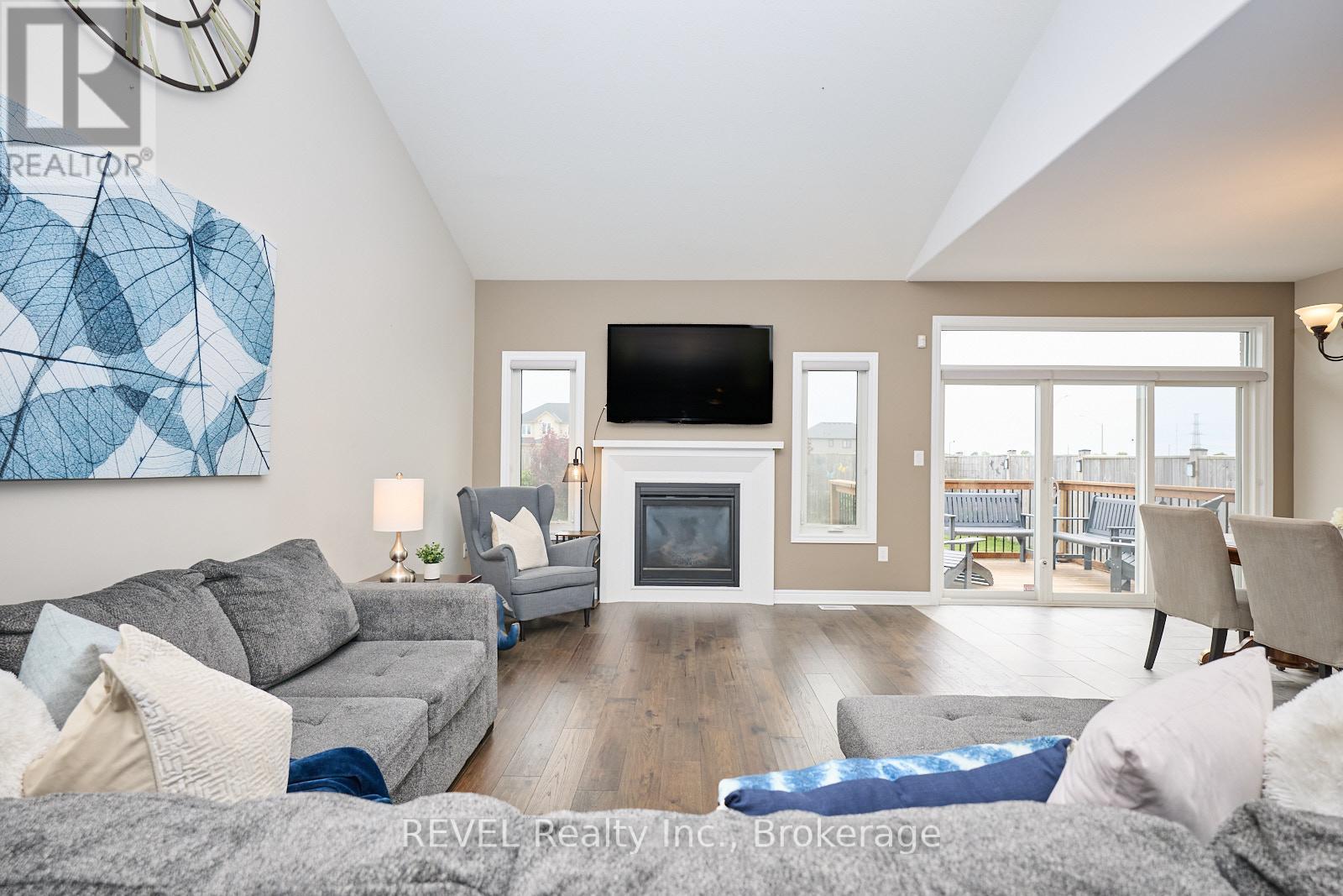 5 Cinnamon Street, Thorold (Rolling Meadows), Ontario  L2V 0H5 - Photo 6 - X12189157