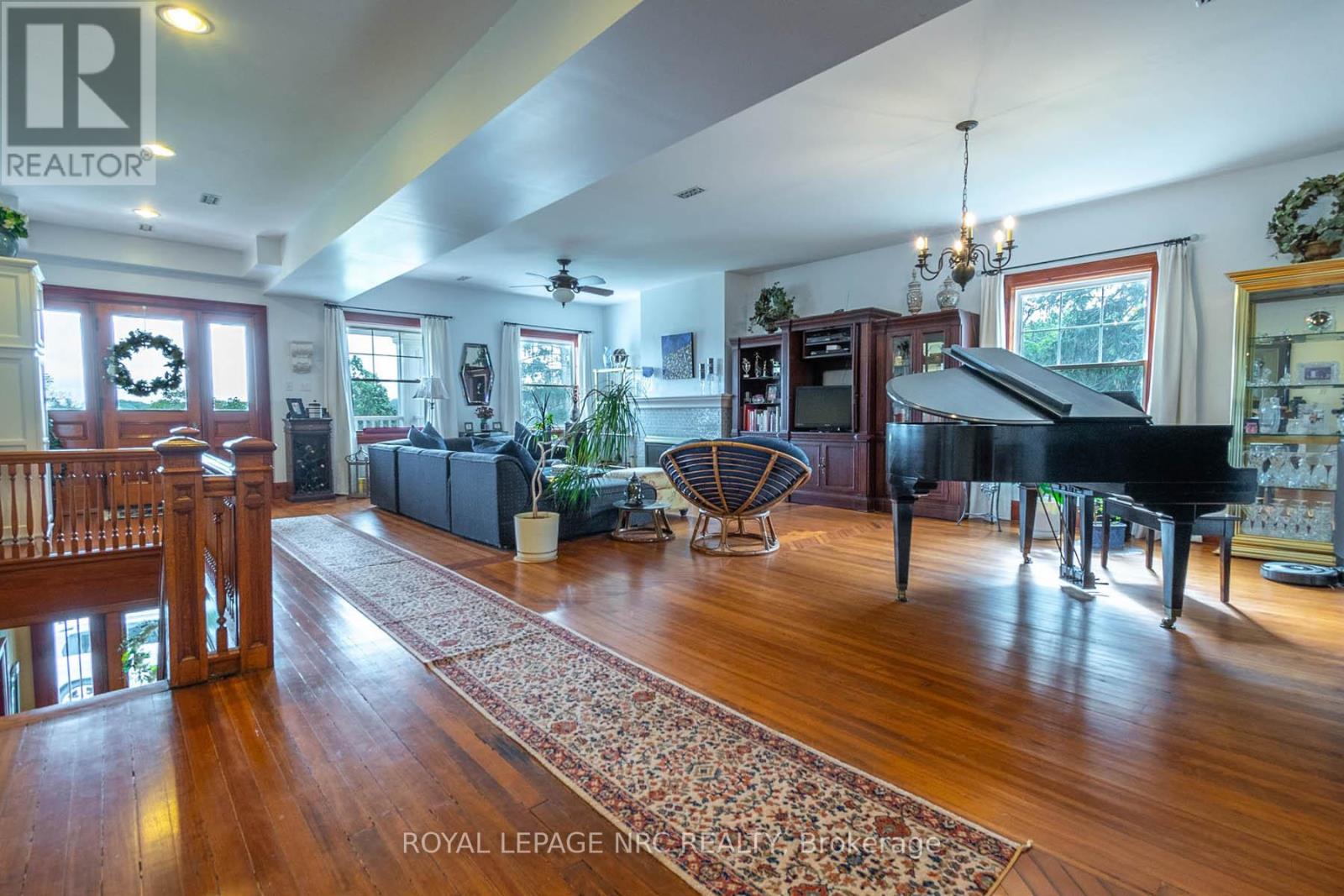 14902 Niagara River Parkway, Niagara-On-The-Lake, Ontario  L0S 1J0 - Photo 20 - X12189187