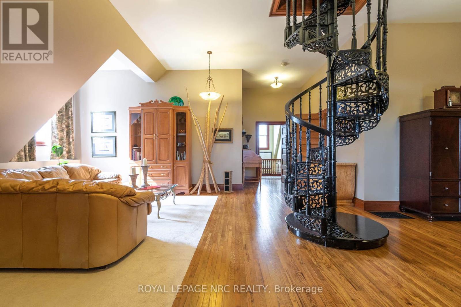 14902 Niagara River Parkway, Niagara-On-The-Lake, Ontario  L0S 1J0 - Photo 32 - X12189187