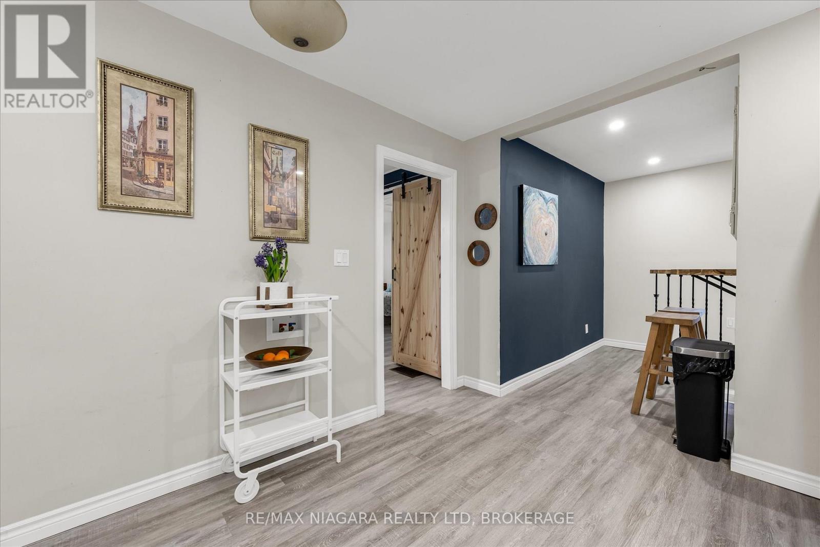 17 Lonsdale Avenue, St. Catharines, Ontario  L2P 1G8 - Photo 10 - X12189224