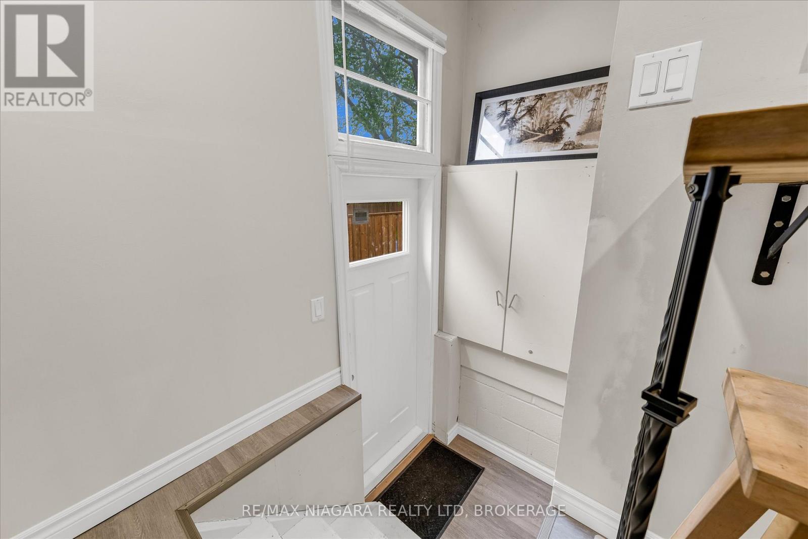 17 Lonsdale Avenue, St. Catharines, Ontario  L2P 1G8 - Photo 11 - X12189224