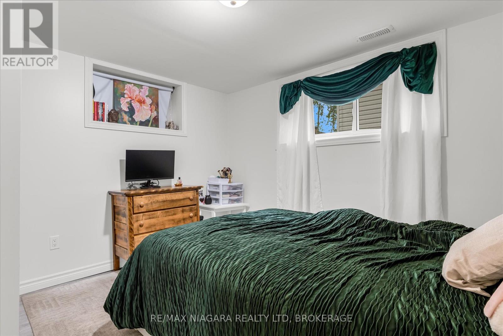 17 Lonsdale Avenue, St. Catharines, Ontario  L2P 1G8 - Photo 15 - X12189224