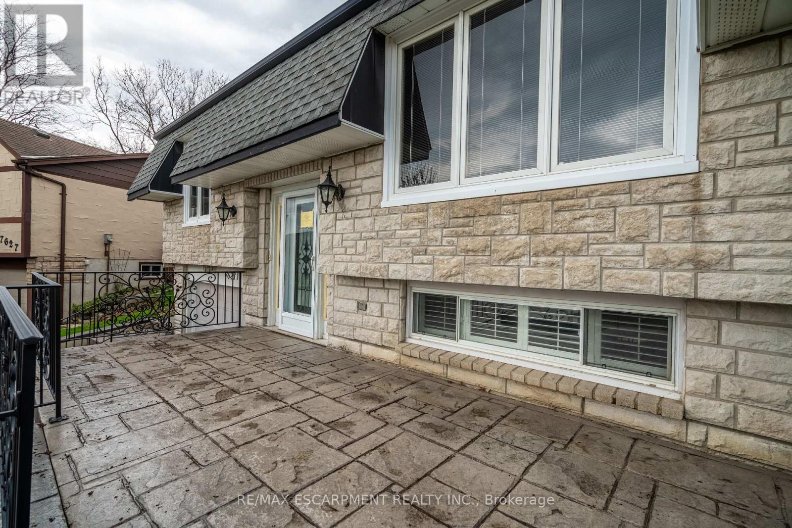 7623 Rainbow Crescent, Niagara Falls (Marineland), Ontario  L2G 7K5 - Photo 23 - X12138769